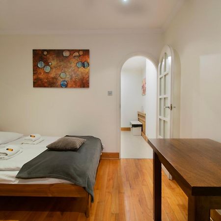 Stylish 2 Bedroom Apartment Morsztynowska Street Krakow Exterior photo